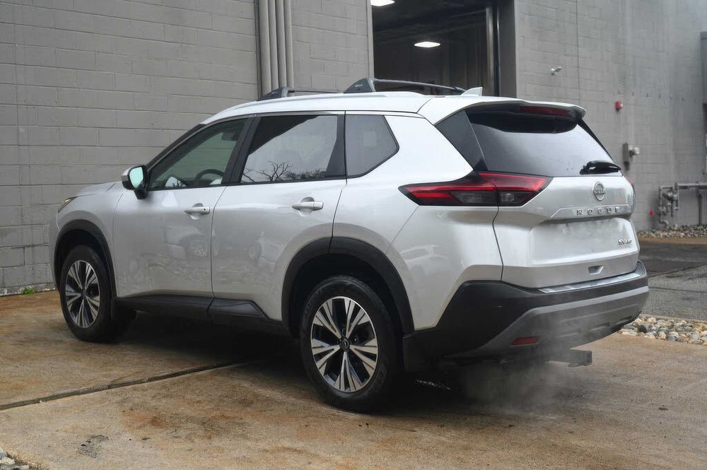 Nissan Rogue SV      2023