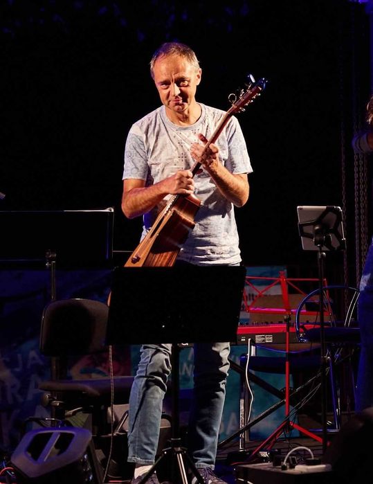 Lekcje gry na gitarze