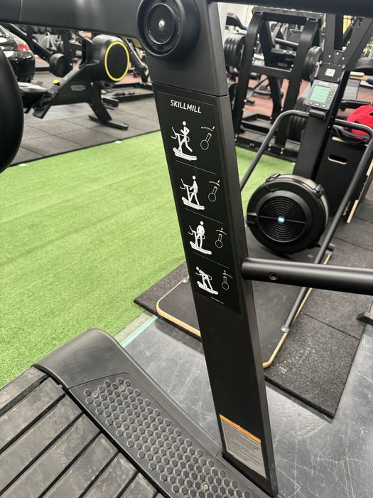 Passadeira Technogym skillmill como nova