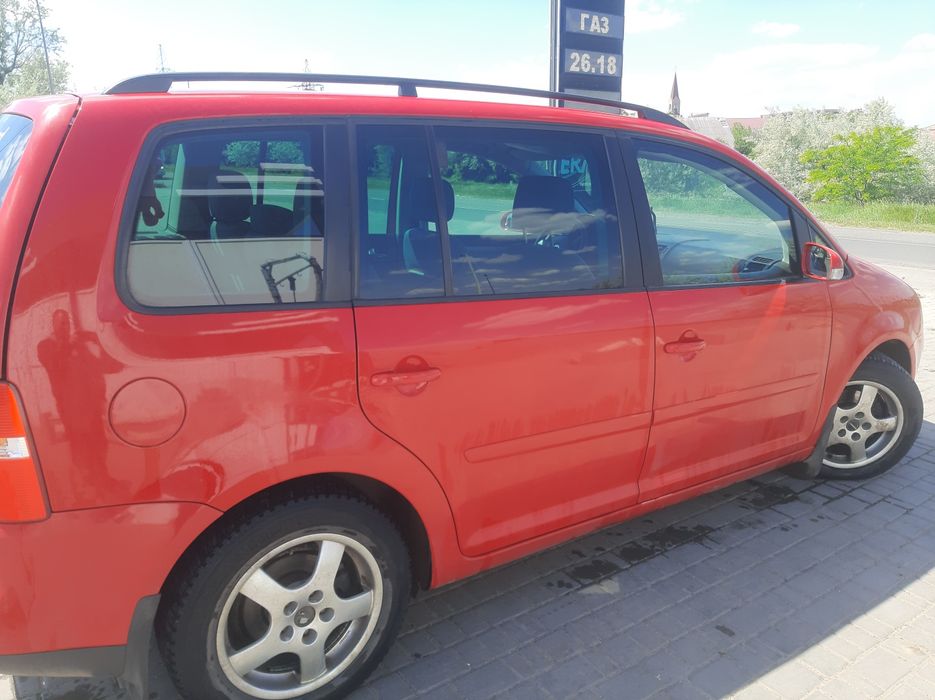 Touran 1.6 fsi.            .