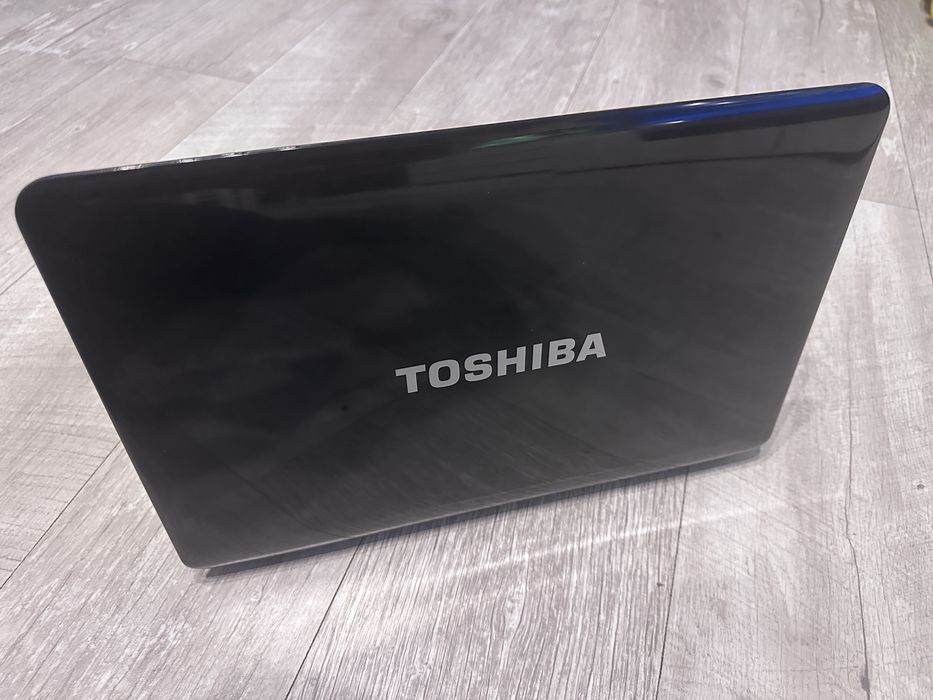 Latop Toshiba Satelite L750D—1C1