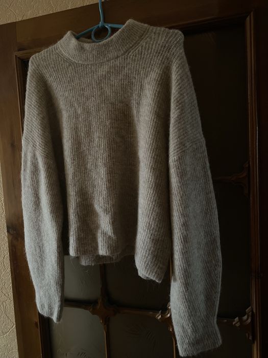 Светр молочно-бежевий