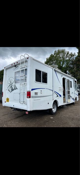 KAMPER ciężarowy Chevrolet V8 8.1L z LPG winnebago
