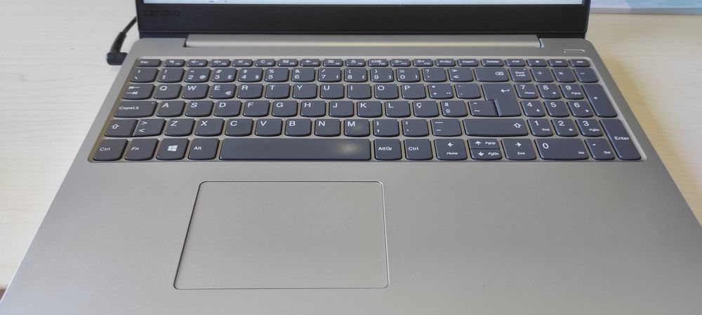 Portátil Lenovo Ideapad 330S
