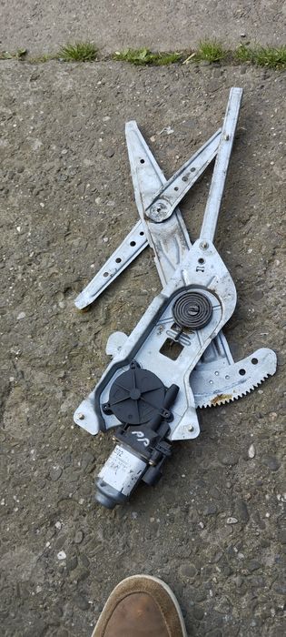 Mechanizm podnoszenia szyby