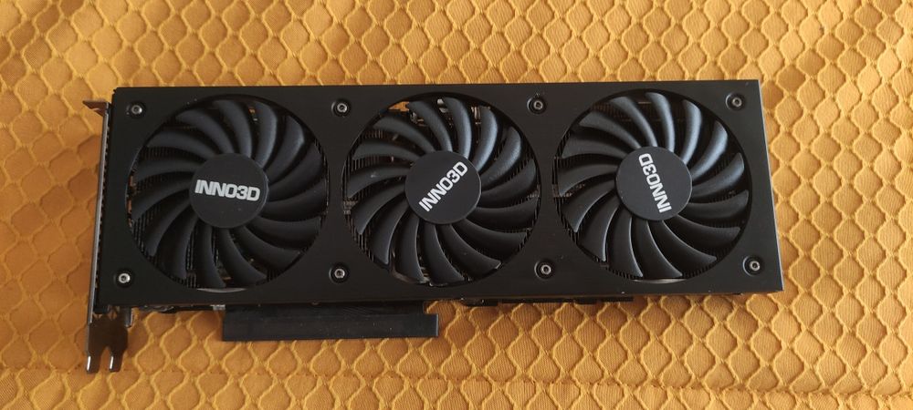 Placa Gráfica GeForce RTX 3070ti inno3d