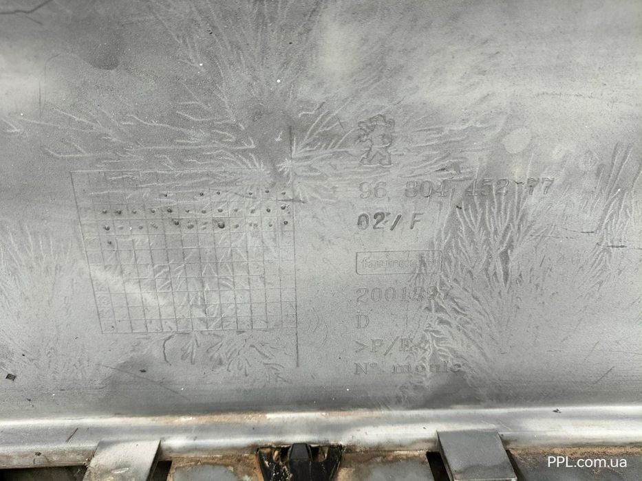 Peugeot 308 I T7 11-13 рестайл HB бампер задний заглушка парктроники