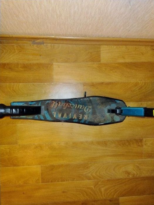 Самокат EXPLORE.