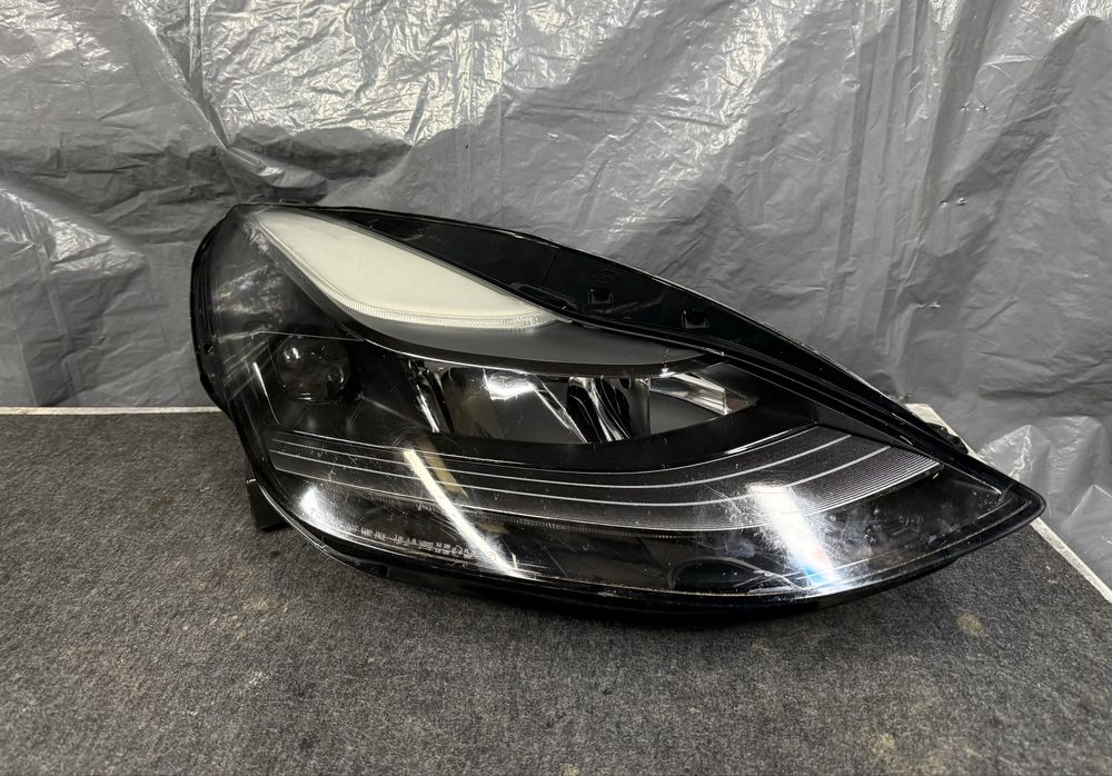 Lampa prawa TESLA 3 LIFT 20-