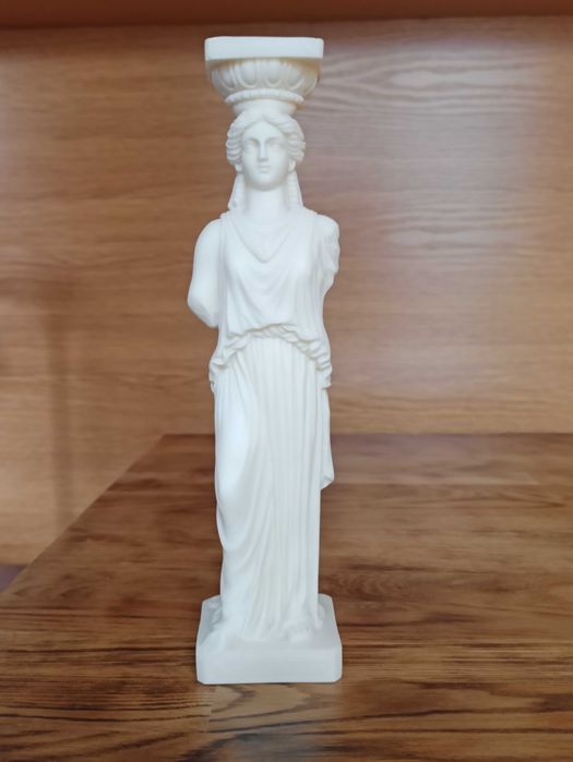 Piękna figurka z alabastru