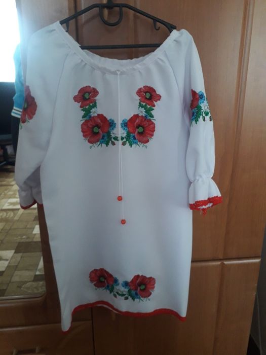 Вишите платтячко на дівчинку