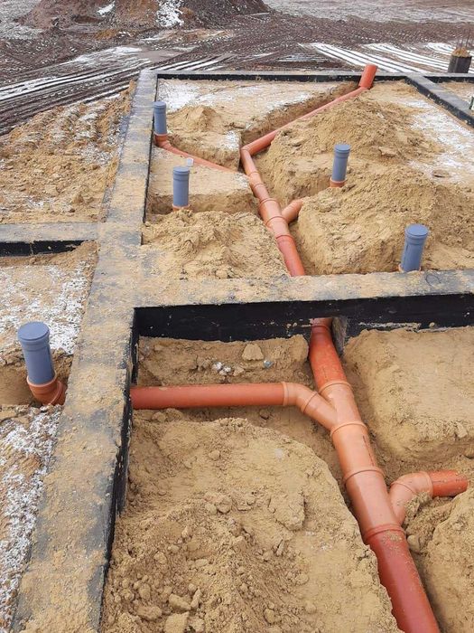 Budowa fundamentów  płyty fundamentowe izolacja ogrodzenia ławy