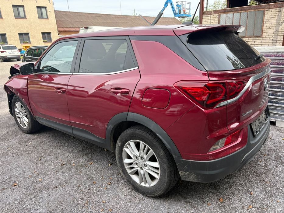 Ssangyong Korando 1.5 benzyna  uszkodzone pali  jezdzi