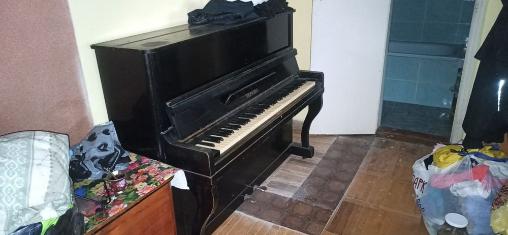 Продам піаніно Україна