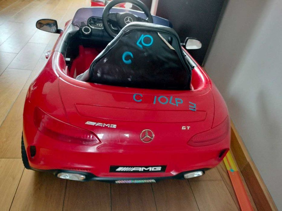 Samochod na akumulator-elektryczny