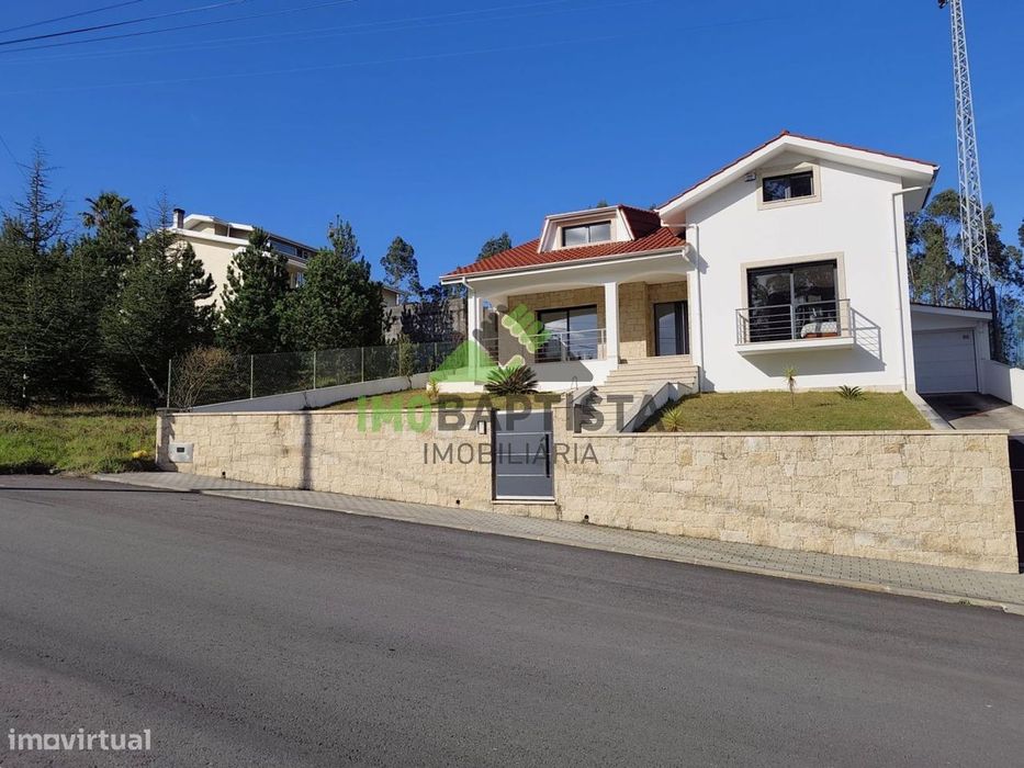 Moradia V3 Isolada em Lobão