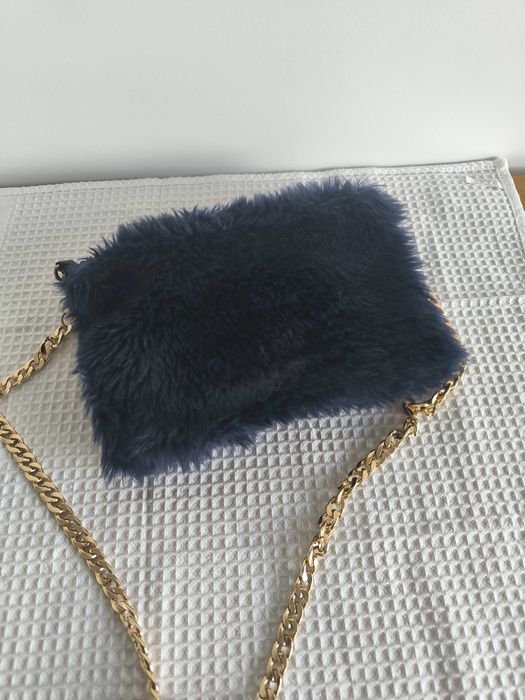 Mala de Ombro / Clutch em Pelo Sintético (Azul Escuro/Marinho)