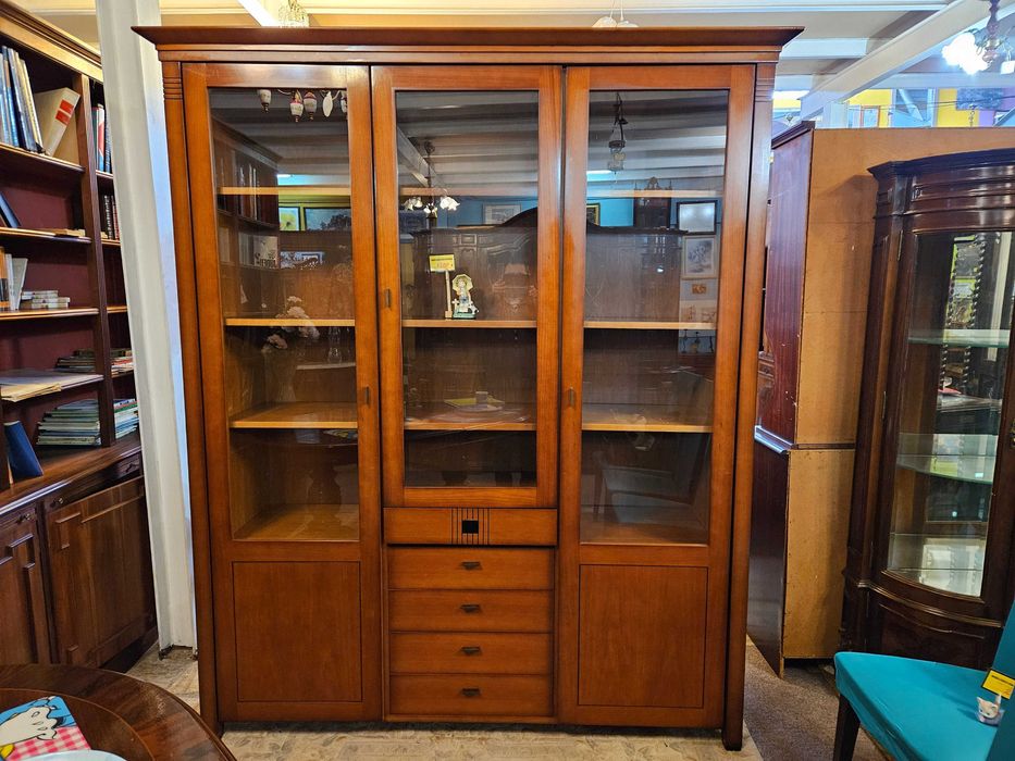 Excelente móvel / estante - Em madeira maciça para sala ou escritór