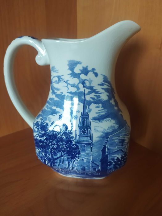 Кувшин від Веджвуд  Liberty Blue