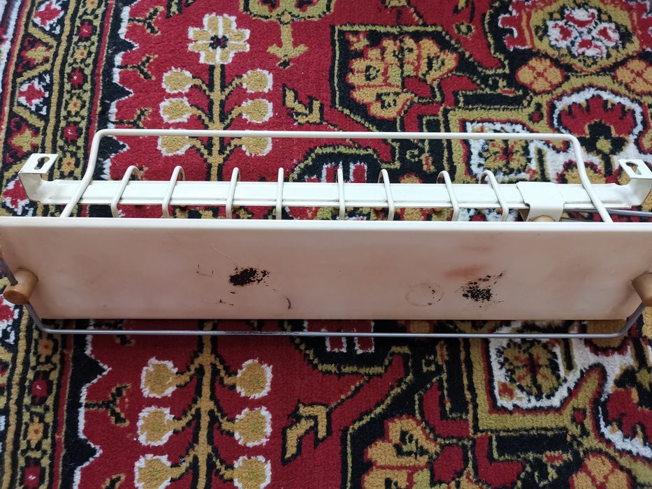 Металлическая полка-держатель для полотенец, СССР