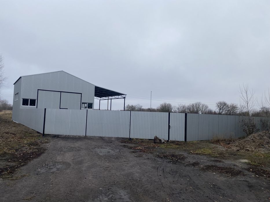 Продам територію 0,5 га в центрі с. Єрки