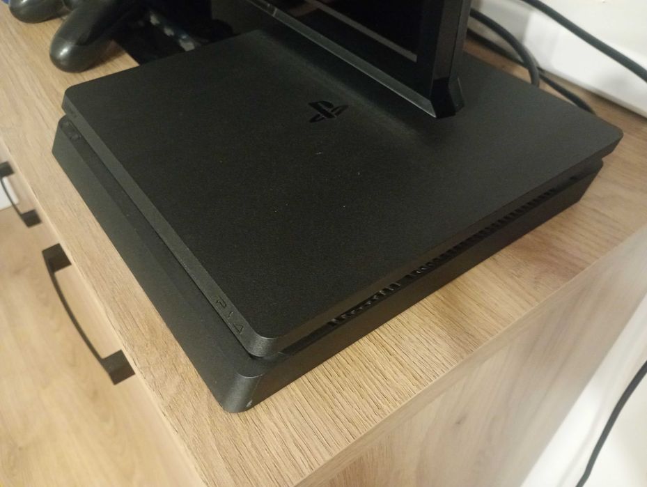 Konsola PlayStation 4 PS4 Slim 1TB + 2 pady + okablowanie KOMPLET SPRAWNA