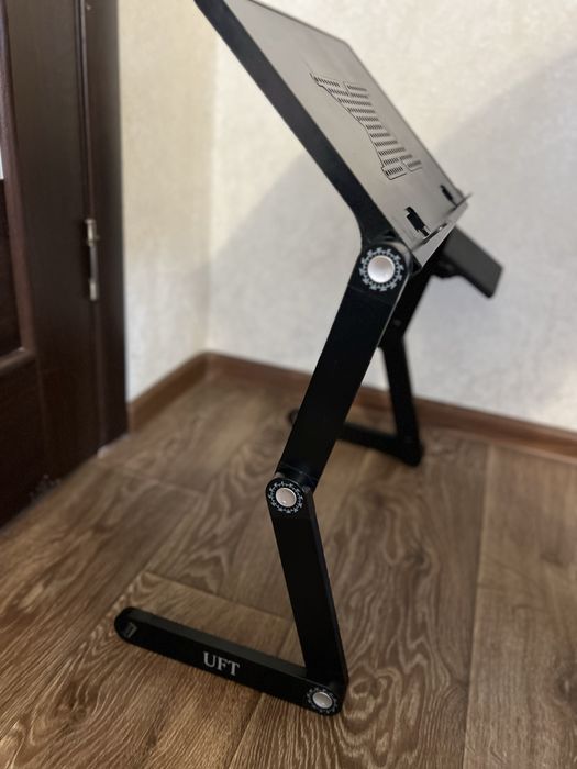 Столик для ноутбука 15.6" UFT Freetable-2 с активным охлаждением