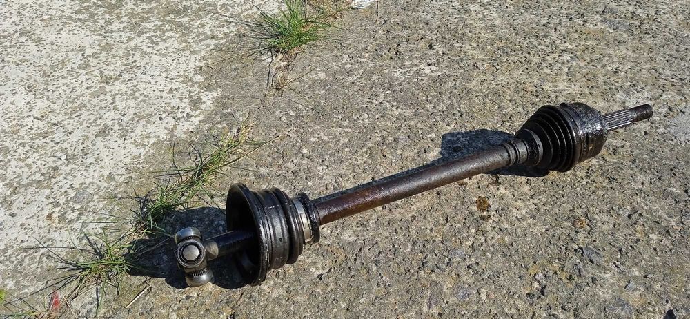 Привідний вал лівий та правий рено сімбол Renault Clio Symbol