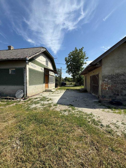 Продаж цегляного будинку в місті Калуш