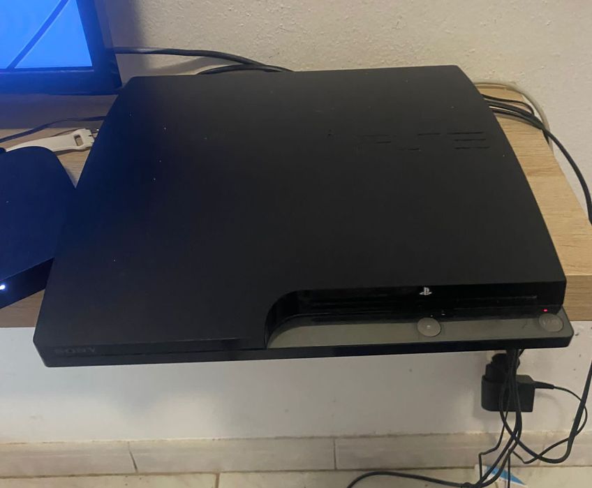 PlayStation 3 e comando golden edition ps4