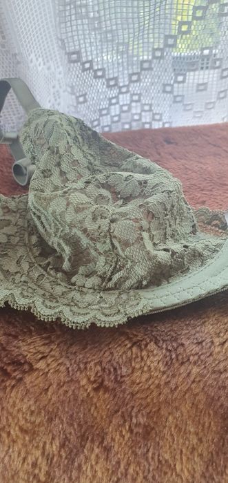 Biustonosz Hunkemöller rozmiar 75C