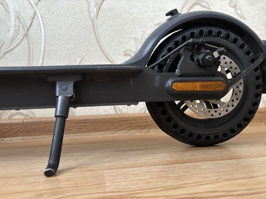 Електросамокат Xiaomi Electric Scooter Essential