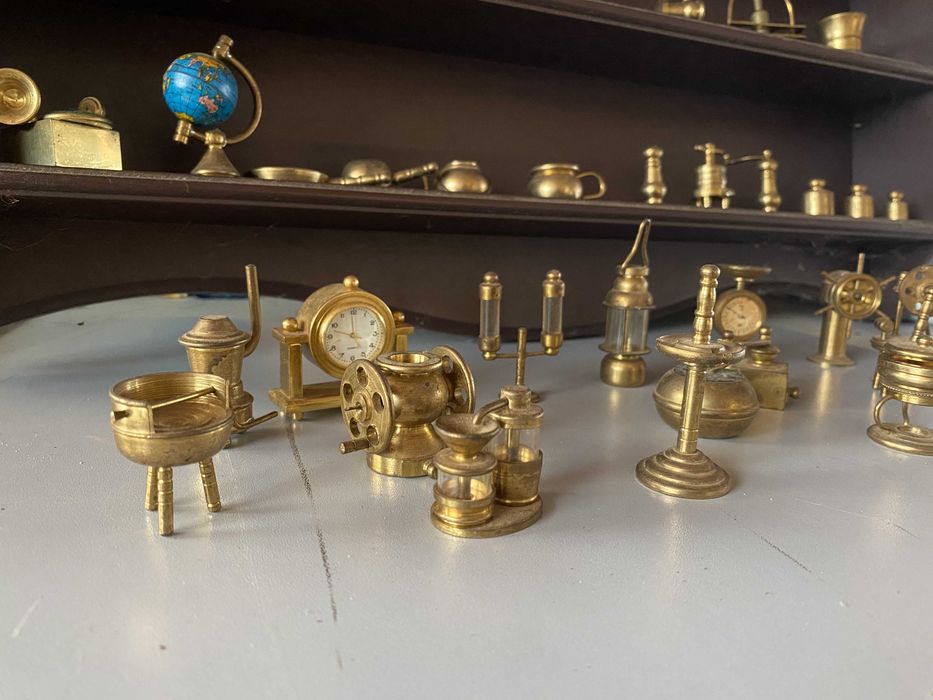 Mini Museu com 62 peças em cobre