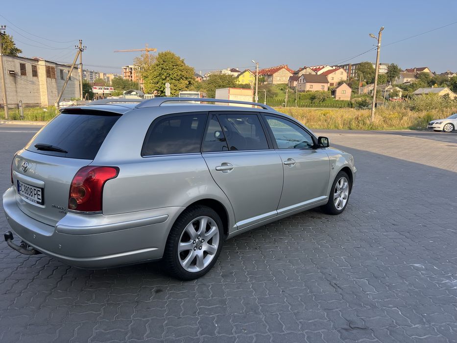 Toyota Avensis T25 2004