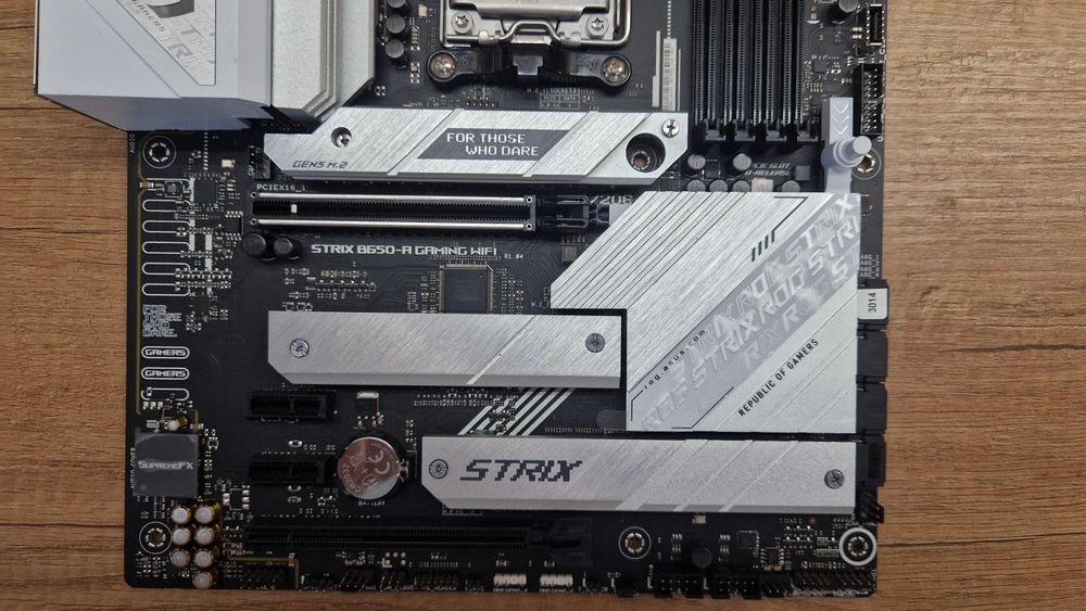 Płyta główna Asus Rog Strix B650-A Gaming Wifi box gwarancja nr 499817