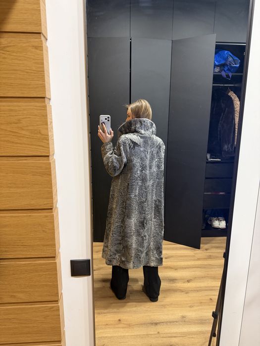 Шуба пальто каракуль сірий MaxMara