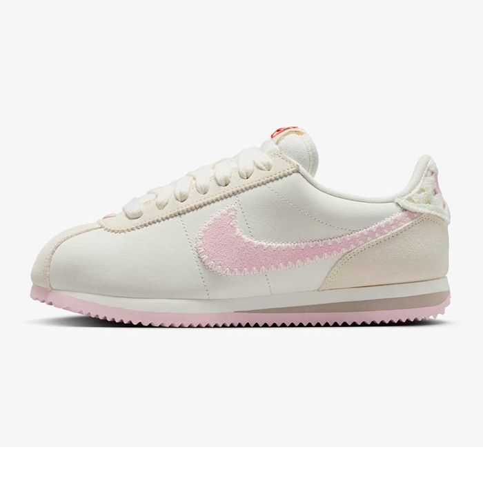 Женские кроссовки Nike Cortez Valentine's Day . 36-40