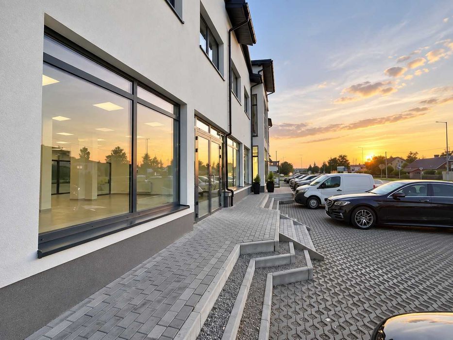 Lokal handlowo-usługowy 157 m² Mielec Smoczka + parking