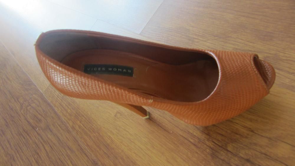 Buty na obcasiena jeden palec rozm. 35