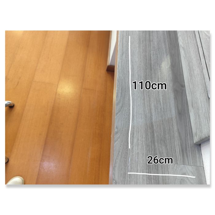 Vendo 2 prateleiras 20€ cada uma disponível para Abril