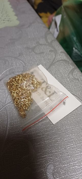 Czerwona brokatowa kopertówka