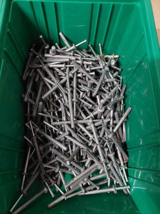 Kołek metalowy rozporowy do wbijania 65mmduża ilość