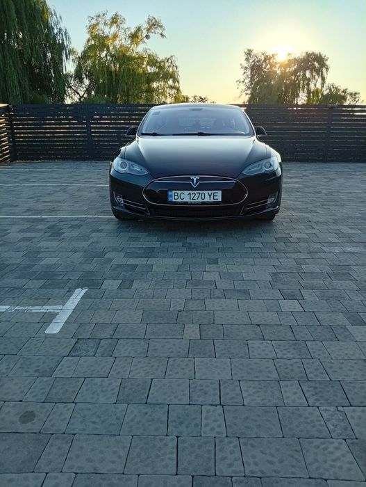 Продам Авто Tesla Model s