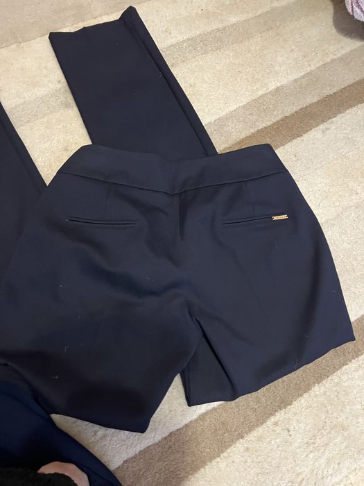 Костюми жіночі класичний і прогулочний