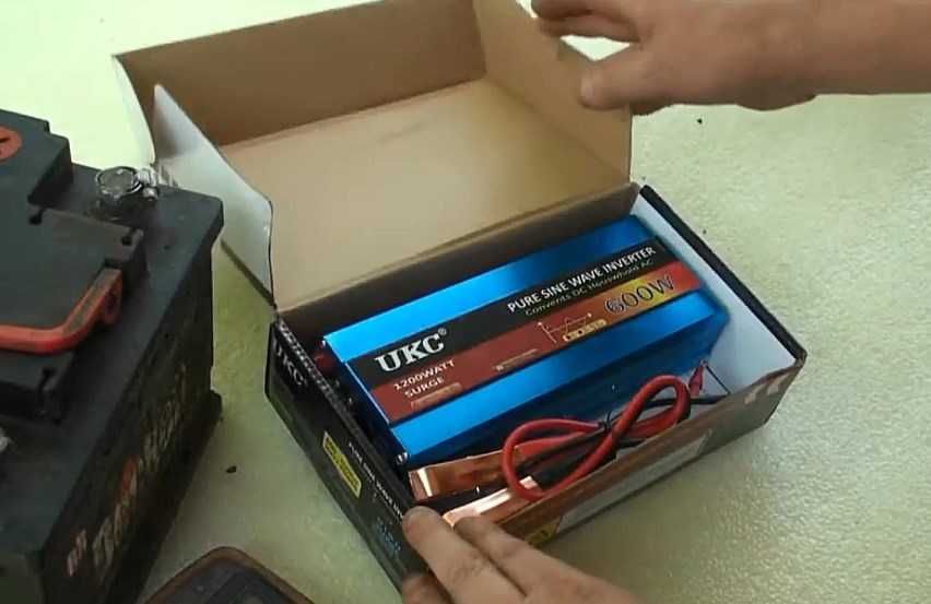 Інвертор з чистою синусоїдою UKC на 600W з 12Вт