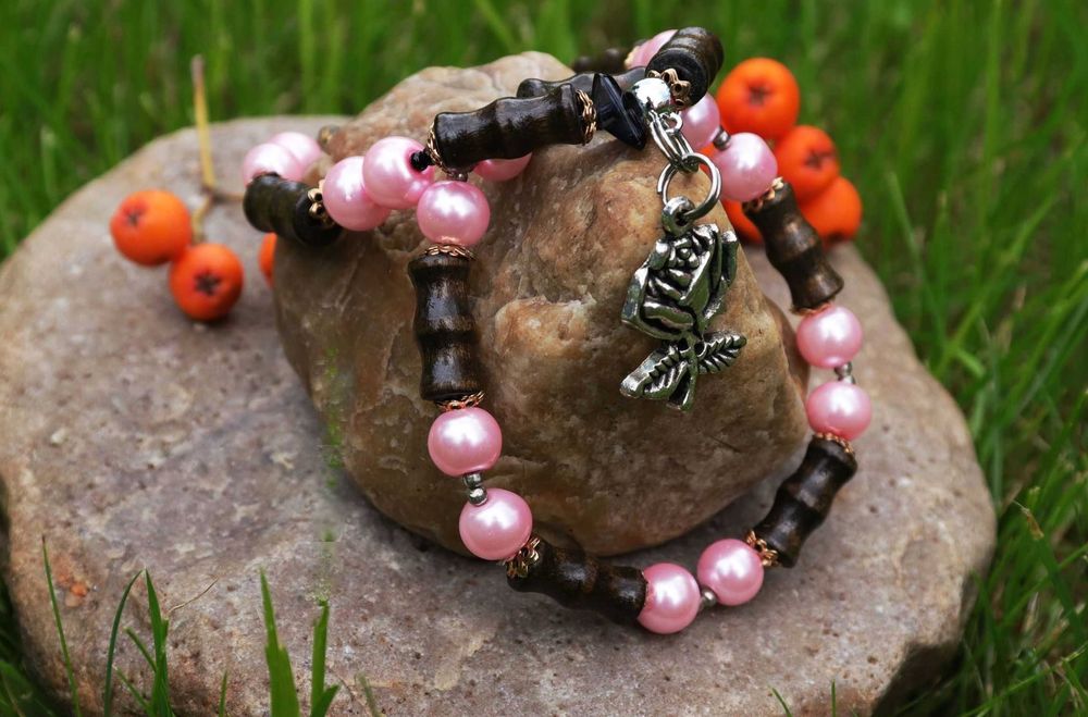 Zestaw bransoletek koralikowych beczułki