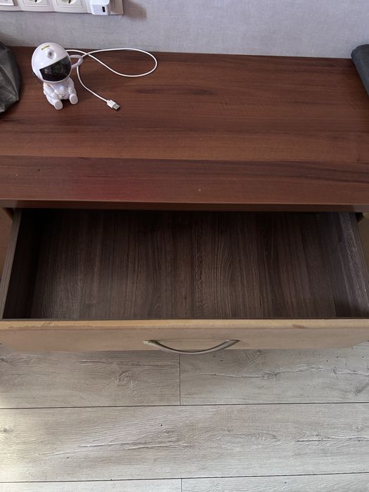 Стол і комод тумба меблі для спальні, вітальні, дитячої