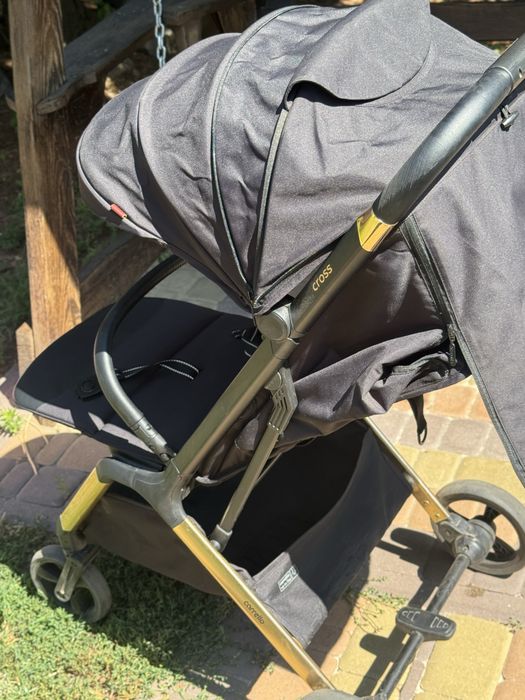 Коляска прогулянкова Carrello Cross, стан нової