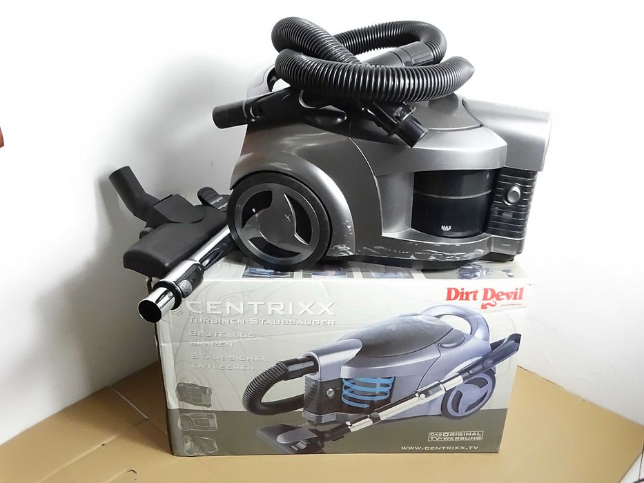 Odkurzacz bezworkowy Dirt Devil Centrixx M 1882 1600W komplet karton
