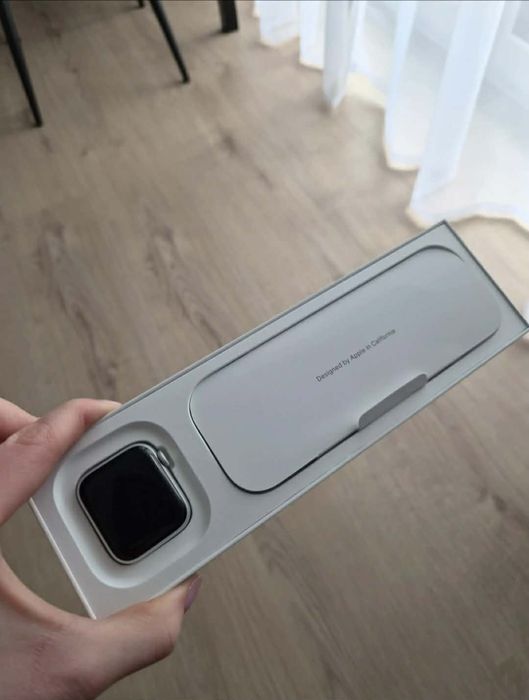 Apple Watch SE 2 GEN GPS 40MM  koperta z aluminium srebrna